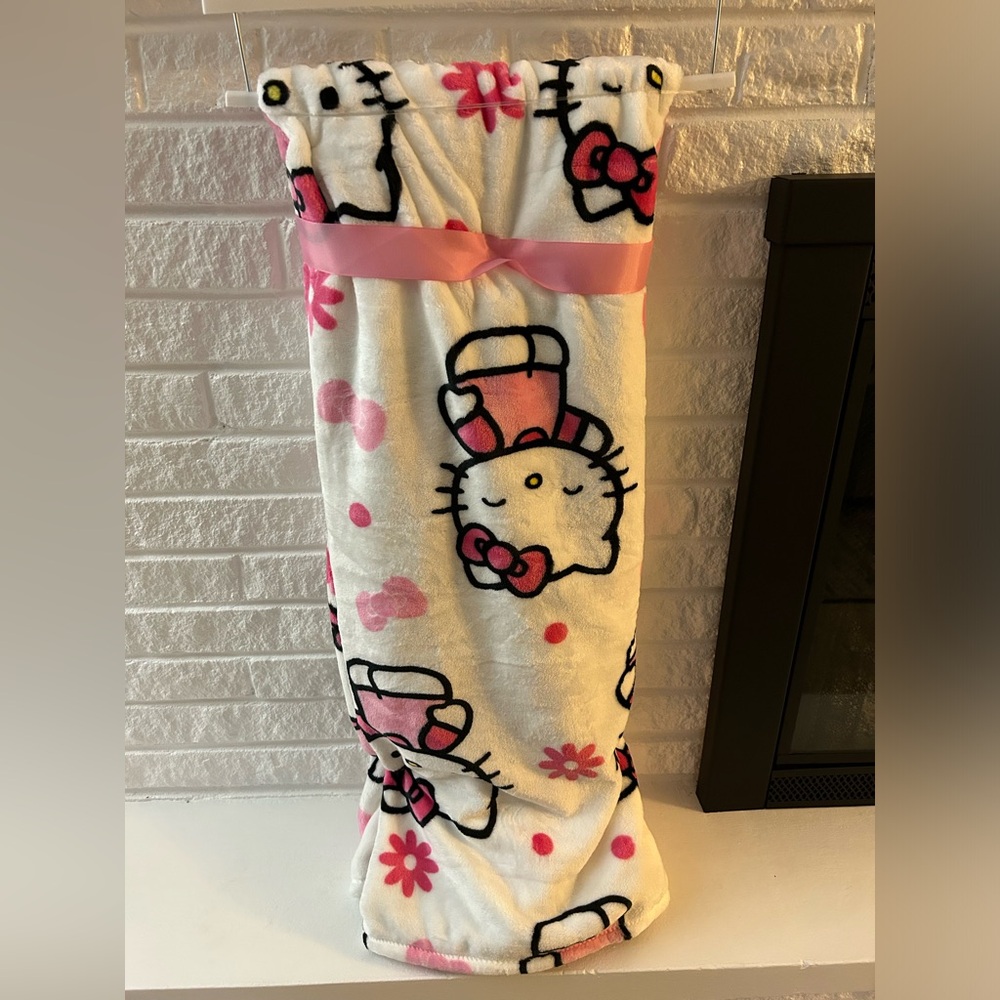 Hello kitty Daisy throw - Picture 2 of 2